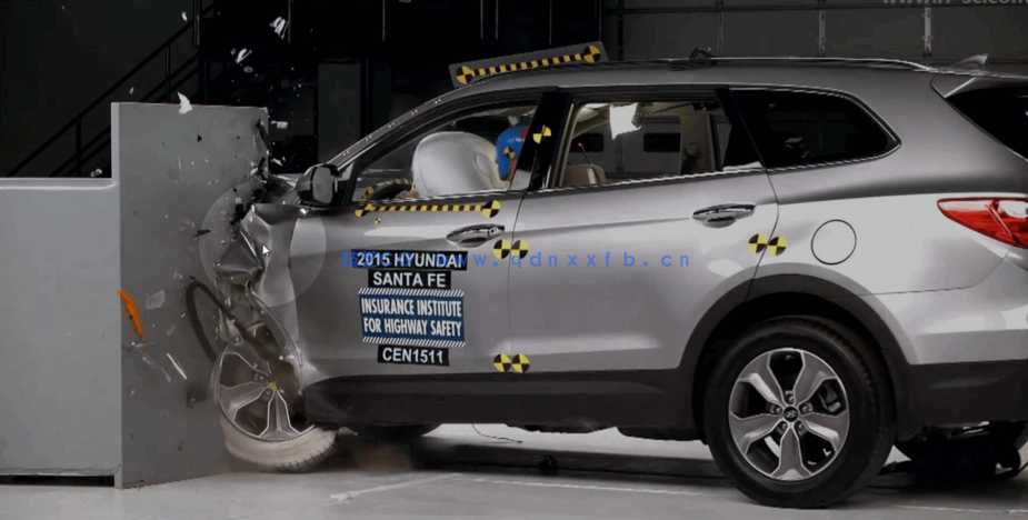 C4D汽车碰撞爆炸特效实例制作视频教程第一季(图3)